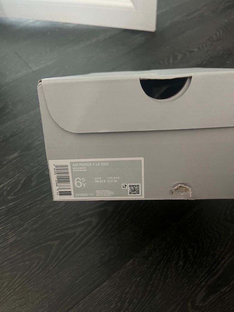 Vand Nike Air Force 1 LE GS - NOI, marimea 39 EU