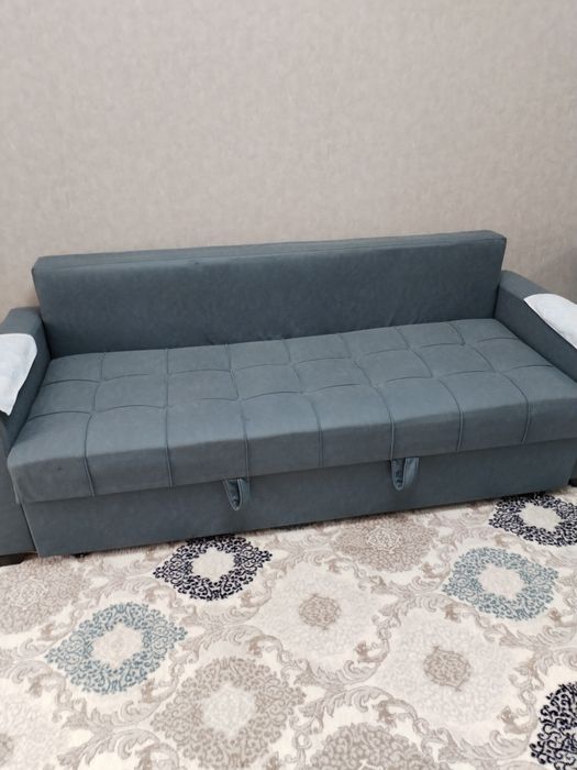 Продаётся диван.