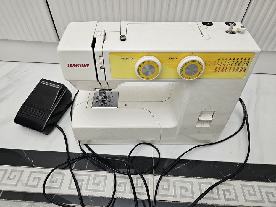 Швейная машинка Janome