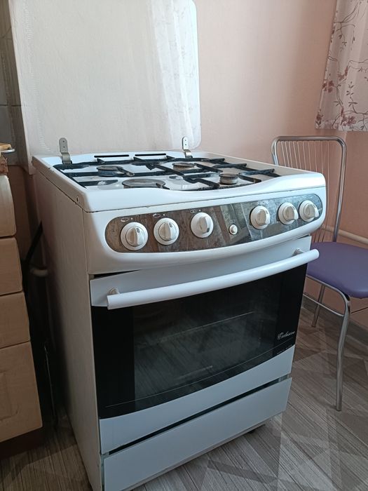 Продам газовую плиту