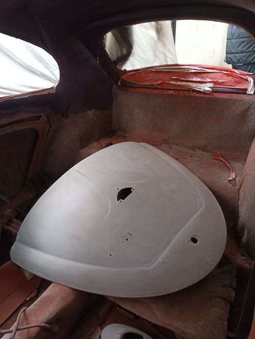 Vând Volkswagen Beetle