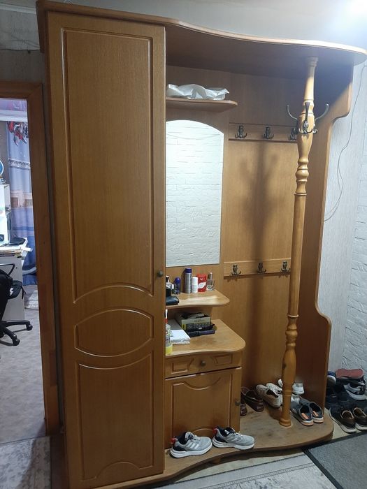Продается прихожая в хорошем состоянии