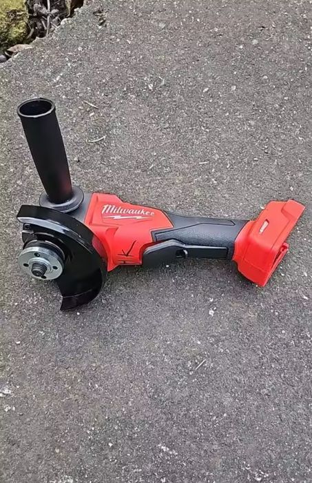 Flex Milwauakee  NEPROFESIONAL  125 nm, 18 V.