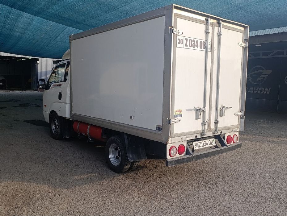 Kiya bongo sotiladi 2009 zavatiskoy prapan metaniyam bor 8