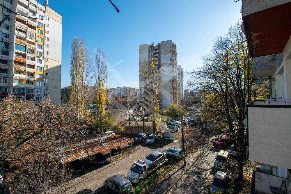 Тристаен апартамент в жк. Бъкстон № 93099