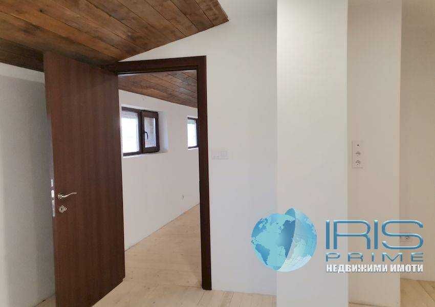 Продава се Къща в с. Осмар, Област Шумен - 226 кв.м за 553 €/кв.м - Снимка #14