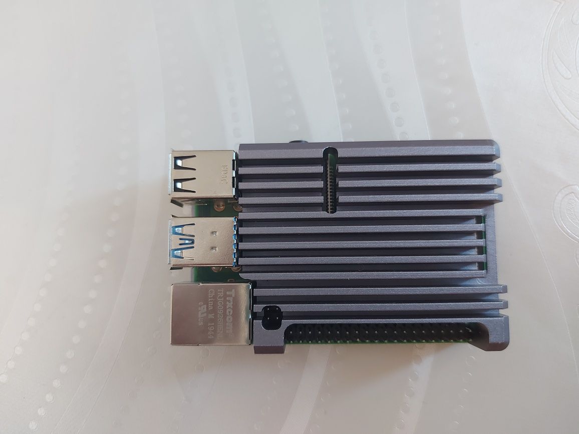 Raspberry Pi 4 aproape nou
