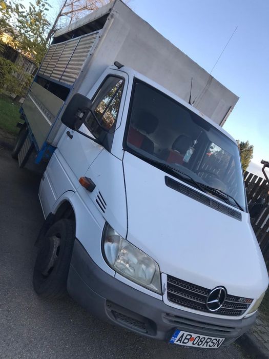 Vând autoutilitara Mercedes Sprinter 413