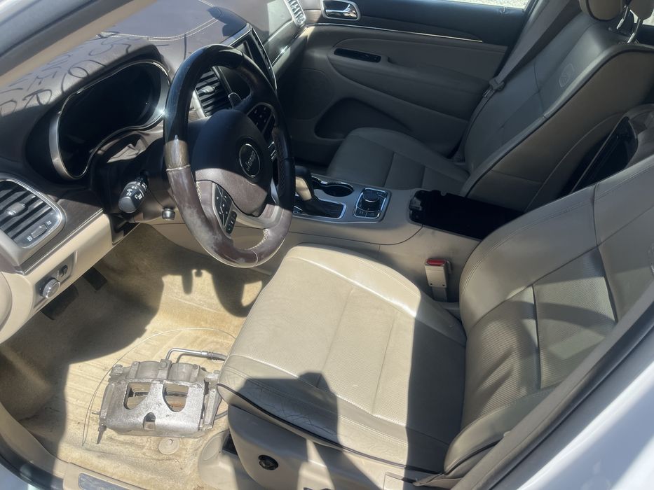 Продавам Jeep Grand Cherokee WK2 3.6 на части