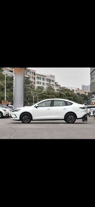 BYD Seal 5 гибрид (бензин+ электро)