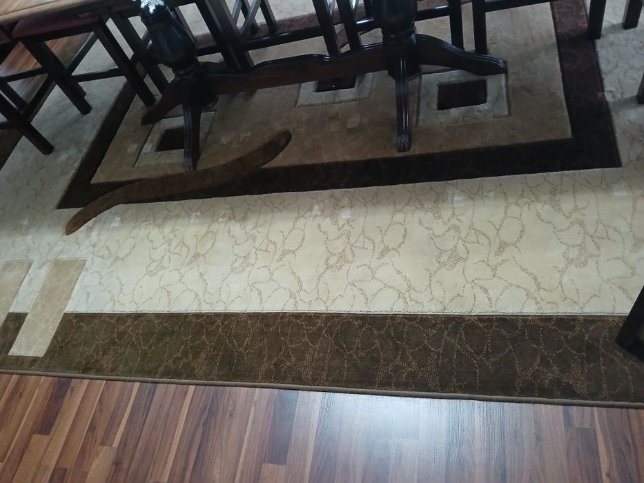 Vând covor folosit!