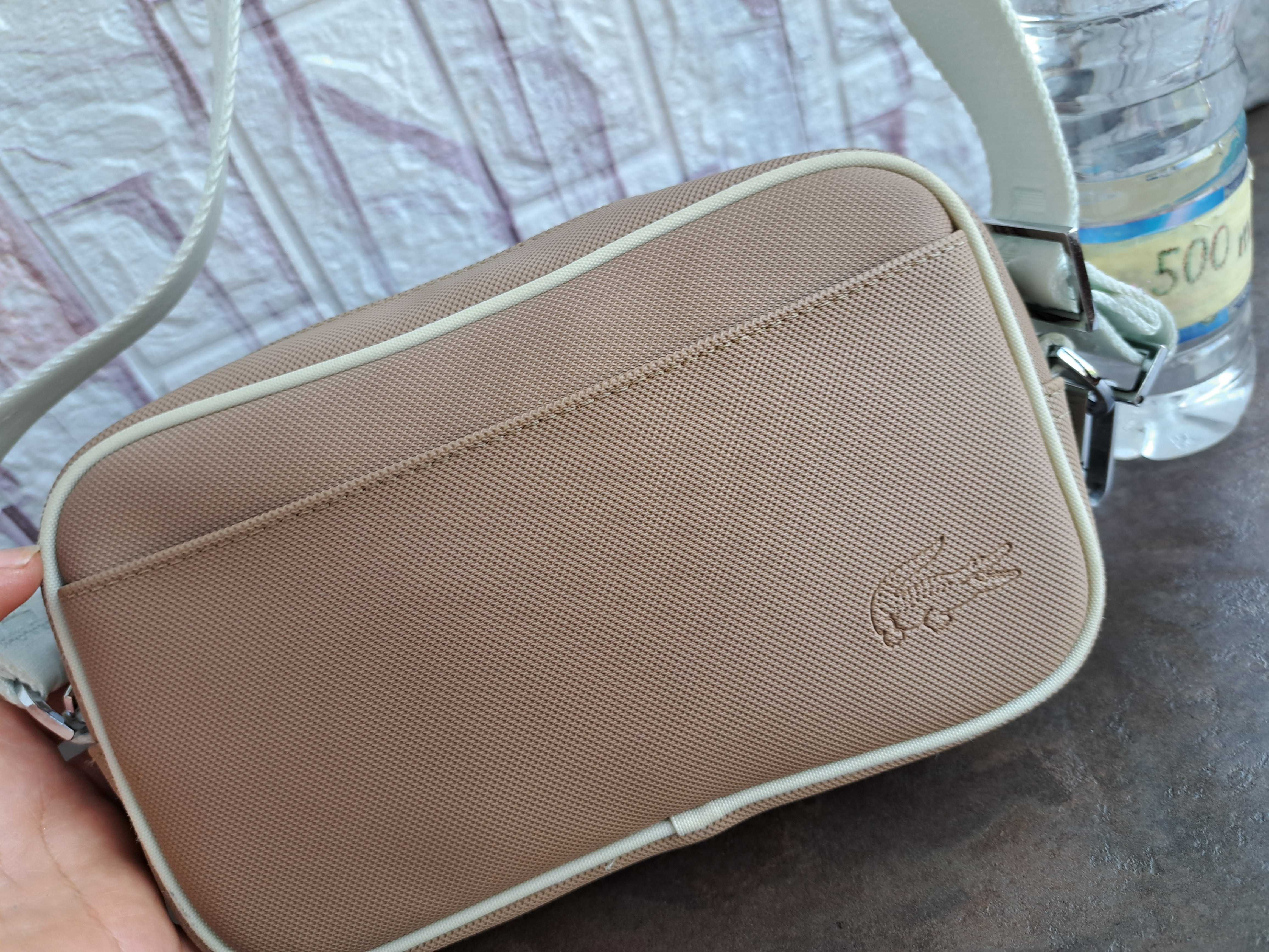 дамска чанта Lacoste,малка бежева чантичка