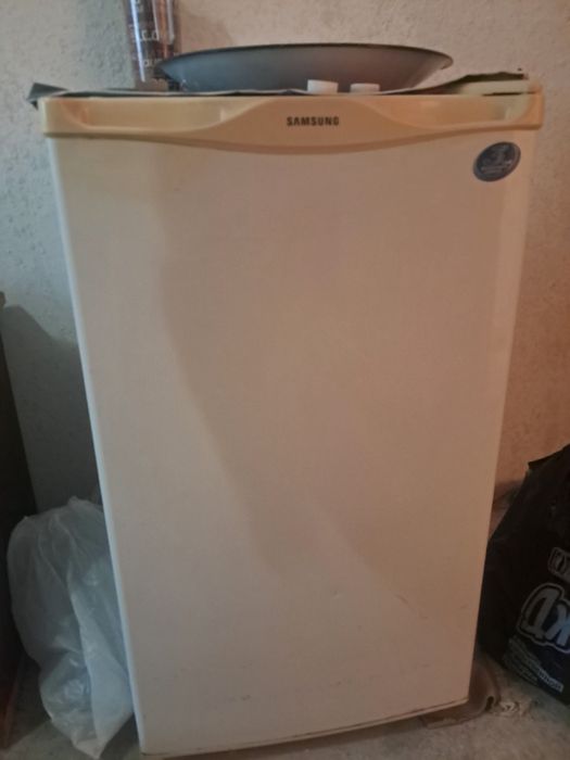 Холодильник маленький