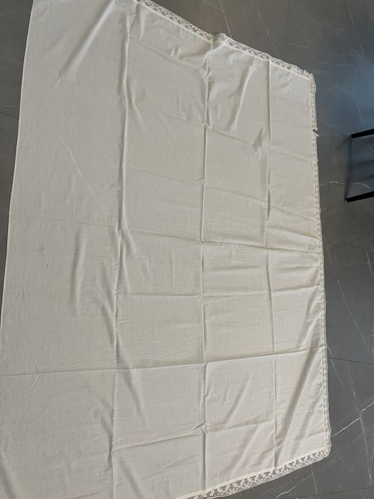 Cearsafuri traditionale cu dantela