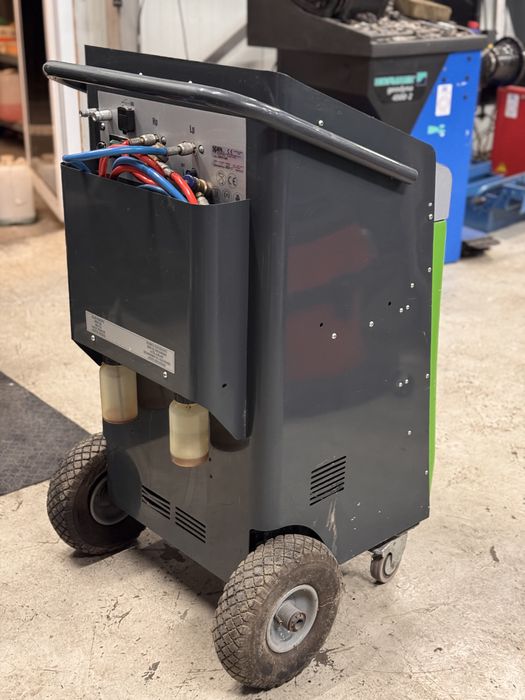 Станция за зареждане на авто климатици Country Clima