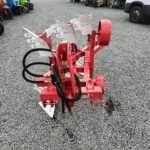 Plug agricol reversibil hidraulic cu 3 trupite cu cormane crestate