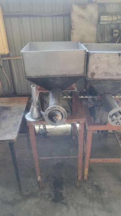 Сотилади Колбаса сыр оборудивания ишлаб турган