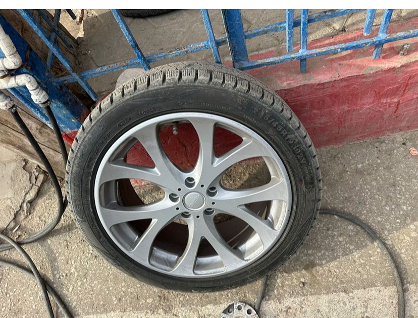 Зимние шины 19 245/45/19