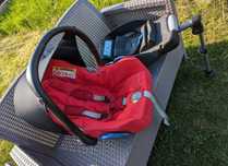 Vând scoică auto Maxi Cosi și bază ISOFIX