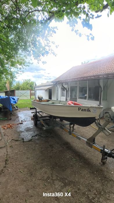 Vând barca aluminiu 4.2 m plus motor 10cp plus peridoc