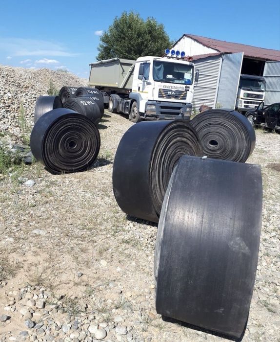 Banda de cauciuc ideala pentru boxe de cai, animale, orice destinatie