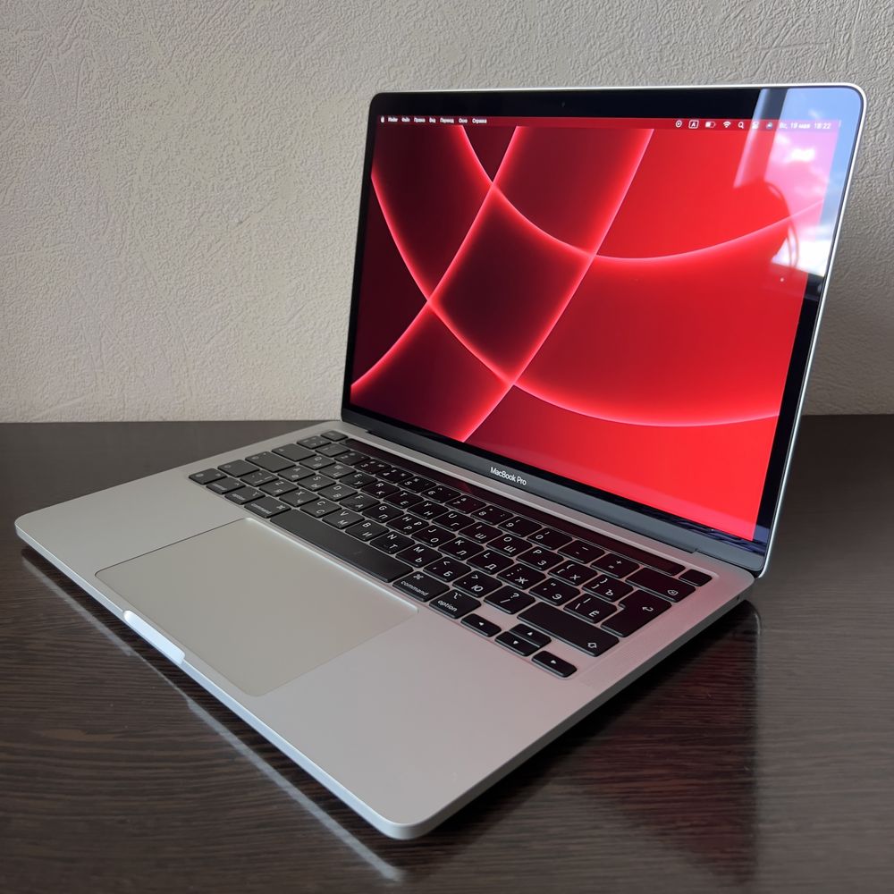 MacBook Pro M1 16/256 в идеальном состоянии