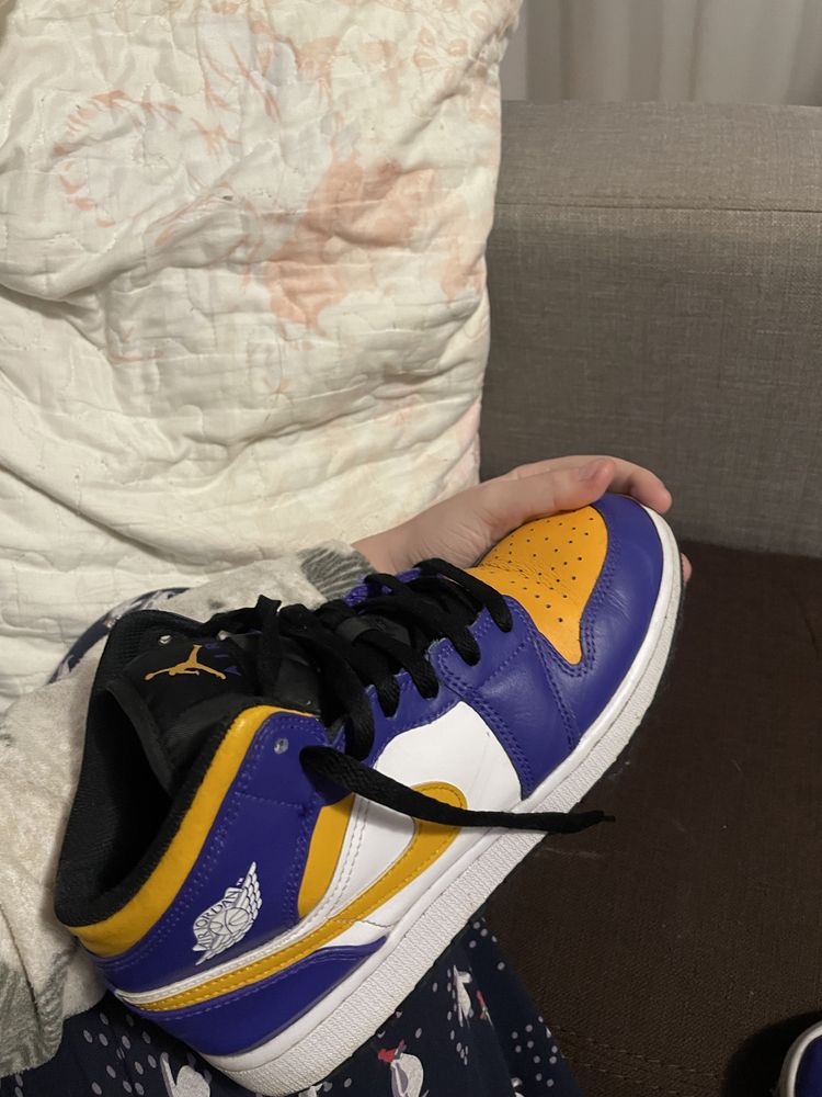 Jordan mid Lakers