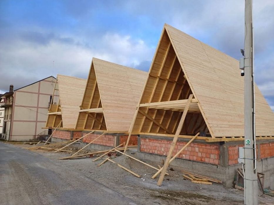 Executam case si cabane tip A-frame