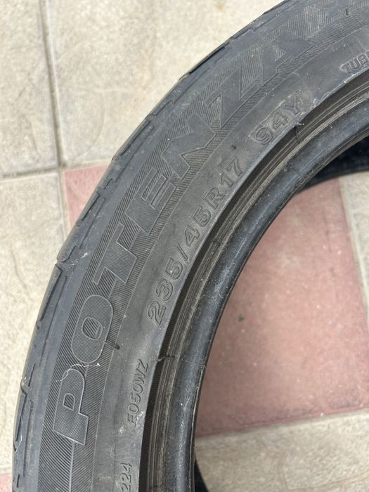 Vand 2 anvelope vara