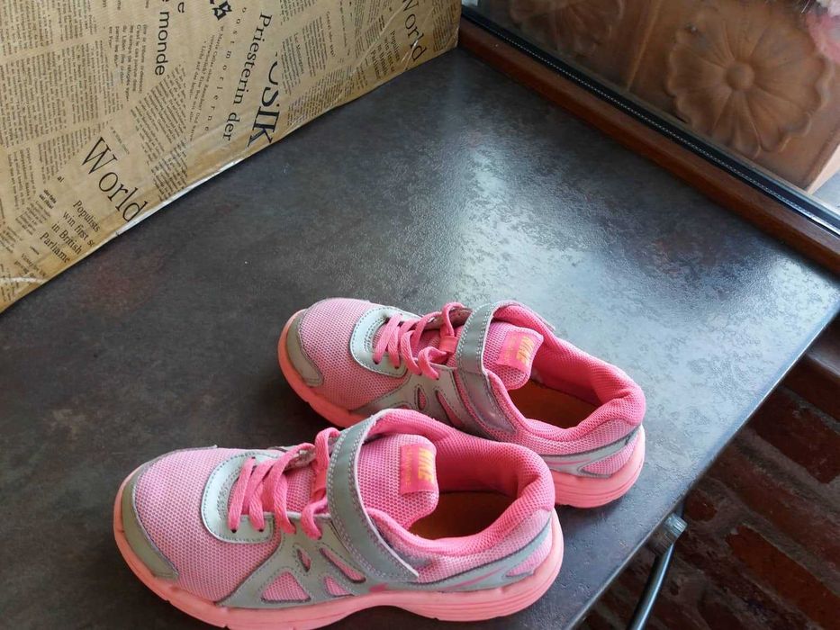 детски маратонки,кецове,спортни обувки,ном34 Nike за момиче,найк