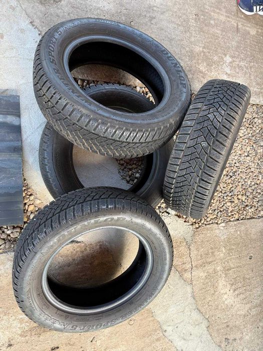 Vand 4 anvelope de iarna 205/60/16 + roata de rezerva cu anvelopa vara