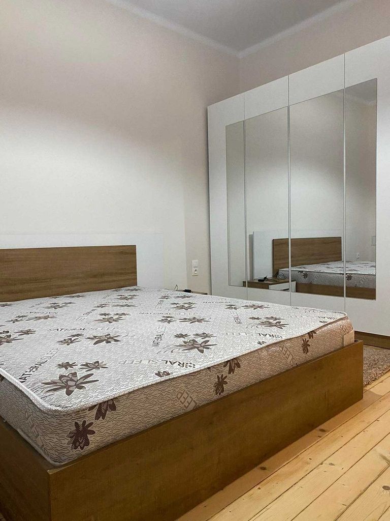 Дава се под наем Двустаен апартамент в София, Център - 55 кв.м за 456.45 € - Снимка #2