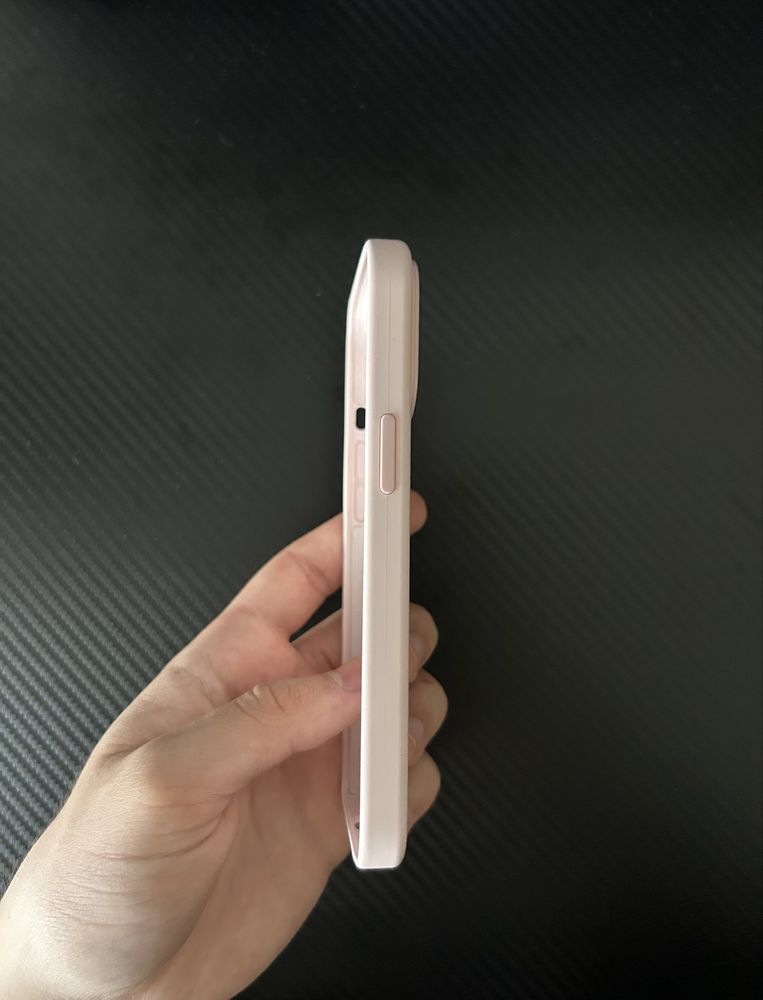 iPhone Silicone Case with MagSafe - Chalk Pink
