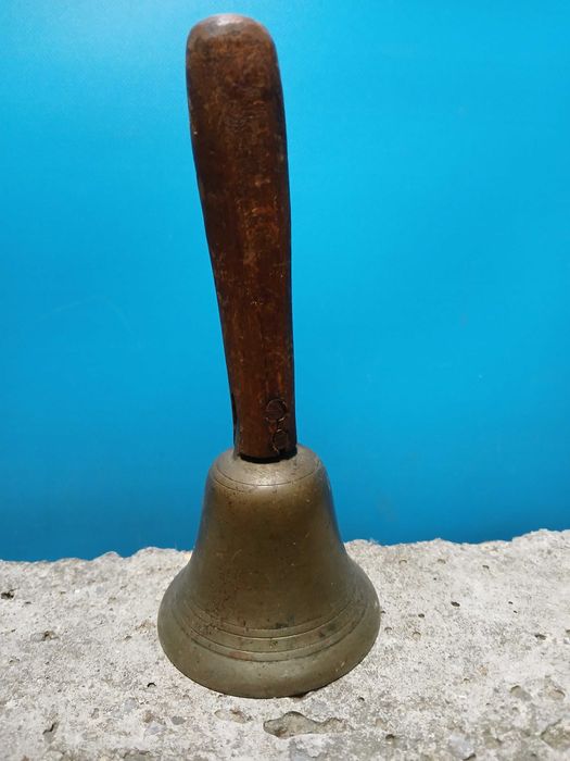 Стар звънец на господаря.