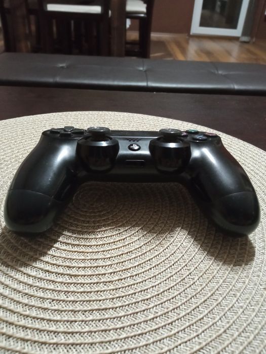 Playstation 4 slim 500 gb.