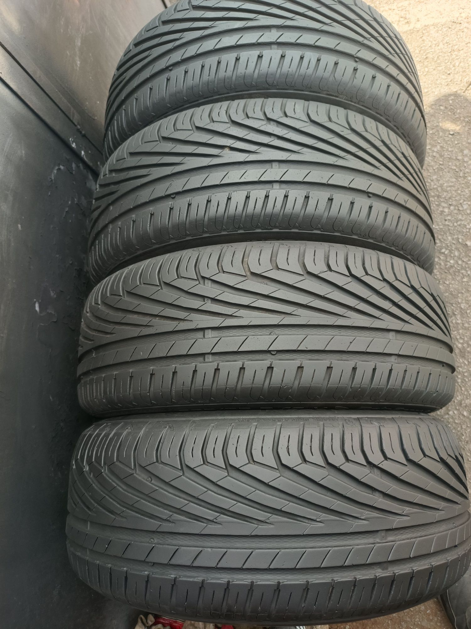205/55/16 Uniroyal