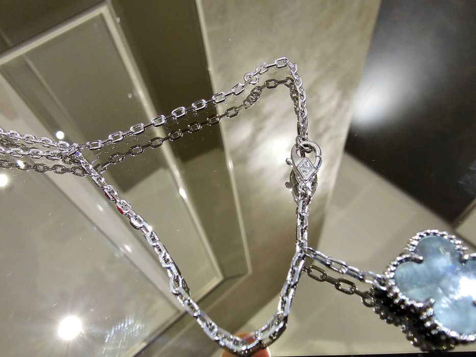Van Cleef & Arpels VCA 6 Magic Mother of Pearl Alhambra Дамско Колие