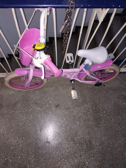 Bicicleta fetițe  vârstă 5-7 ani