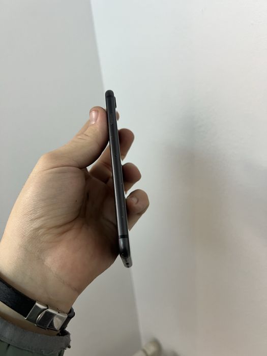 iPhone 8 64GB 100% baterie