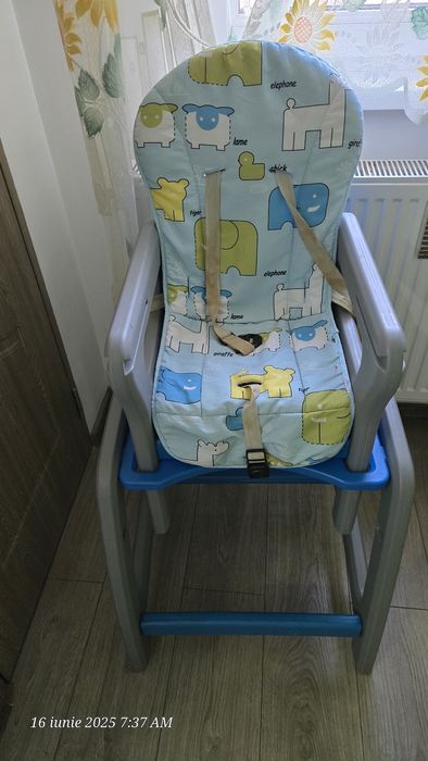 Scaun de masa bebe
