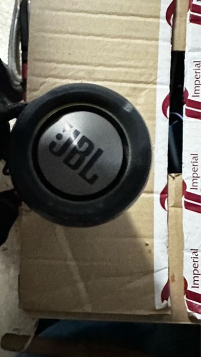 Boxa jbl se vinde repede