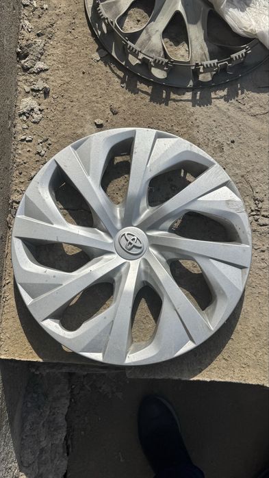 Продам штапованные диски и колпаки на короллу е180 рестайлинг R16