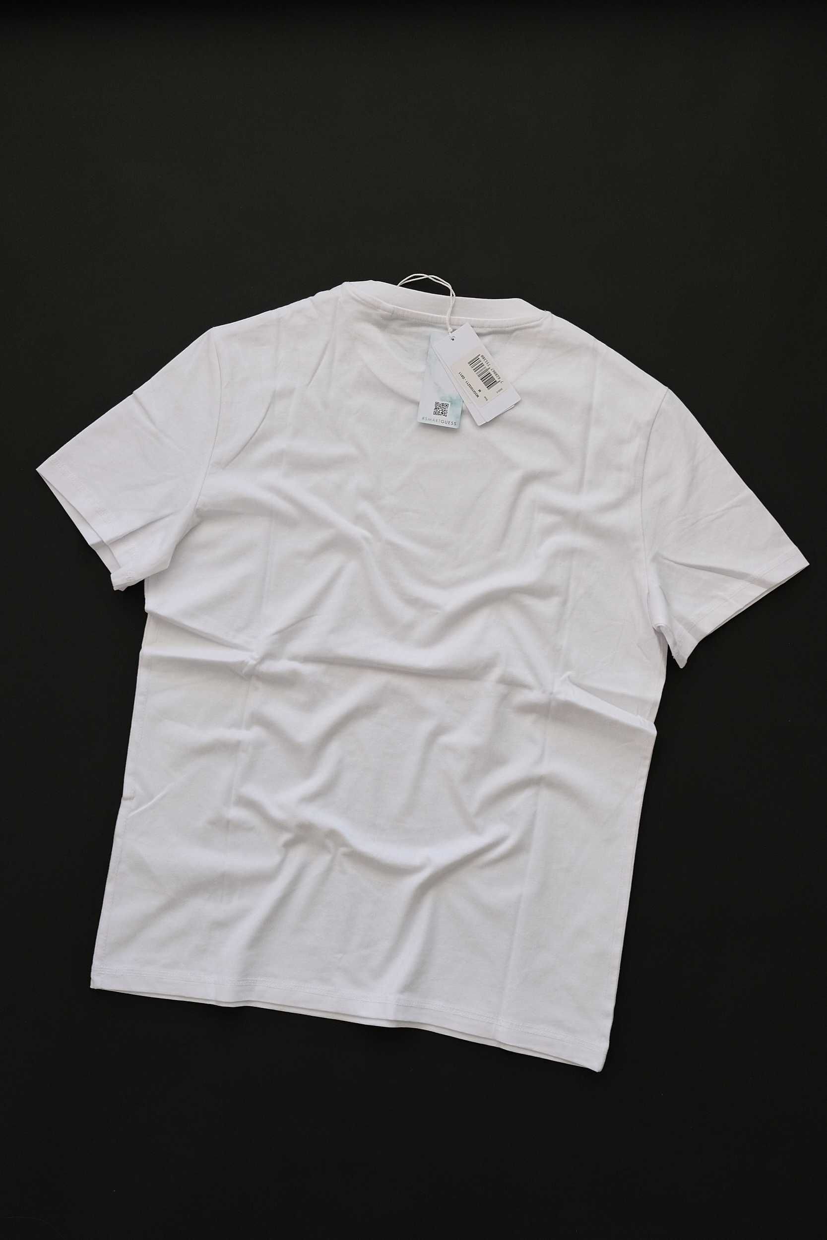 GUESS XL и XXL размери-Оригинална бяла тениска с надпис