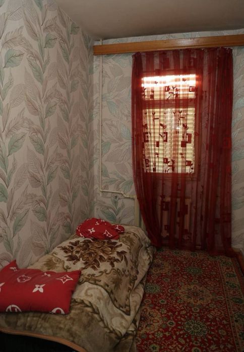 Срочно!Квартира на Шота Руставели 3/5/5 общ пл 70м с обстановкой