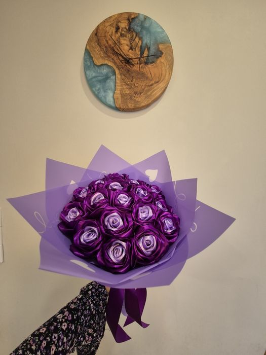 Букет от сатенени рози