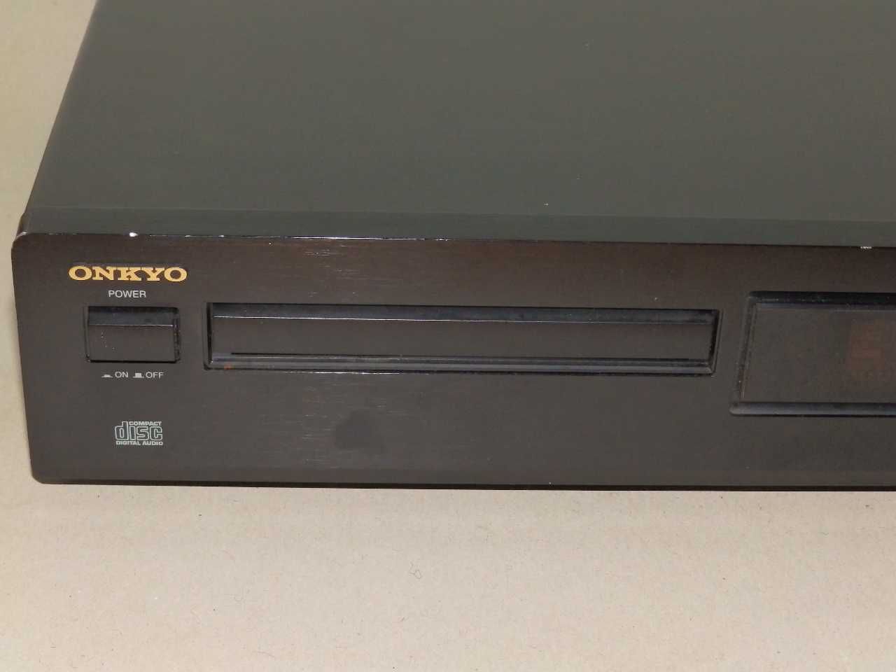 Компакт диск плеър CD Onkyo DX-7111