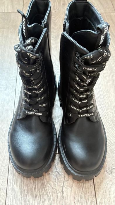 Продам ботинки на девочку