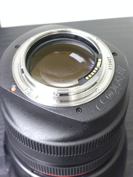 Canon EF 85 mm 1.2 L II USM