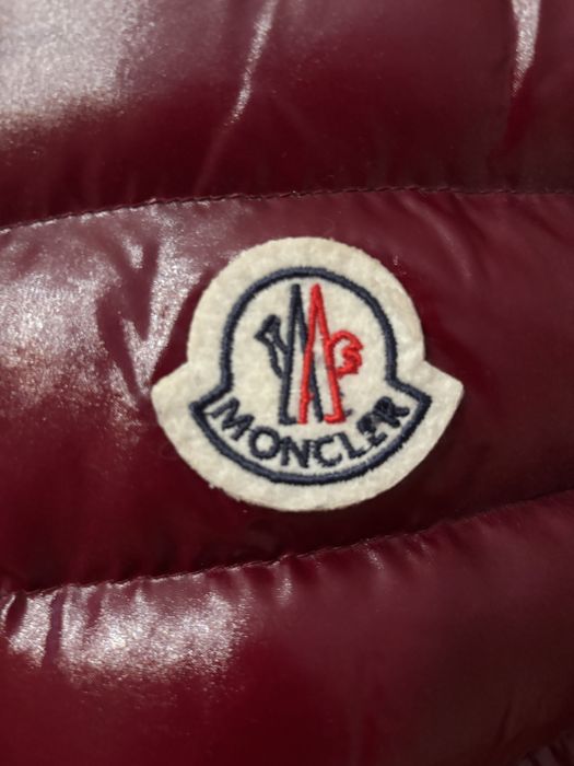 MONCLER Червено яке
