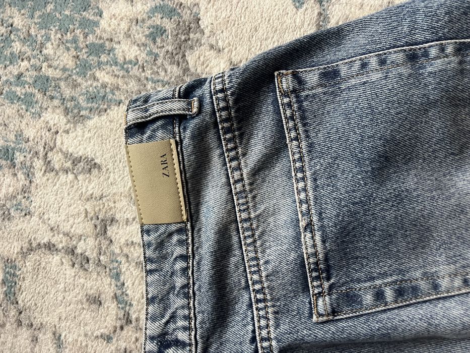 Продам фирменные джинсы